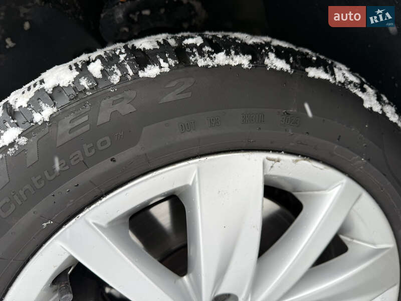 Универсал Volkswagen Passat 2012 в Киеве