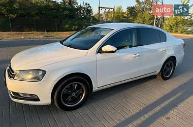 Седан Volkswagen Passat 2011 в Новомосковске