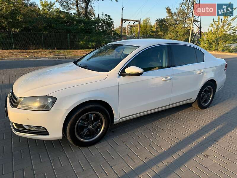 Volkswagen Passat 2011 Volkswagen Passat 2011