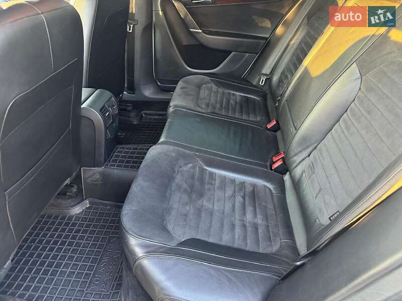 Седан Volkswagen Passat 2011 в Новомосковську