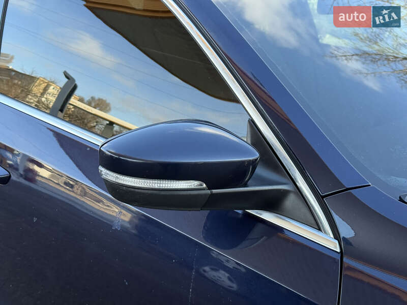 Седан Volkswagen Passat 2015 в Днепре