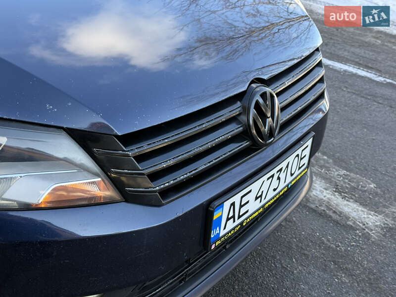 Седан Volkswagen Passat 2015 в Днепре