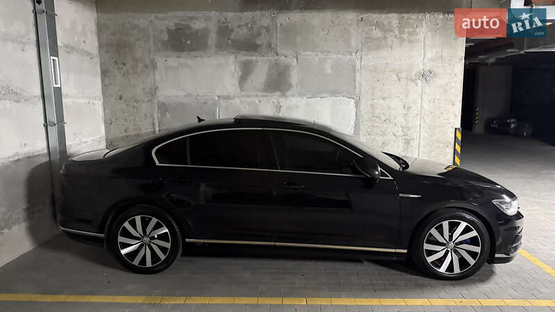 Седан Volkswagen Passat 2017 в Києві