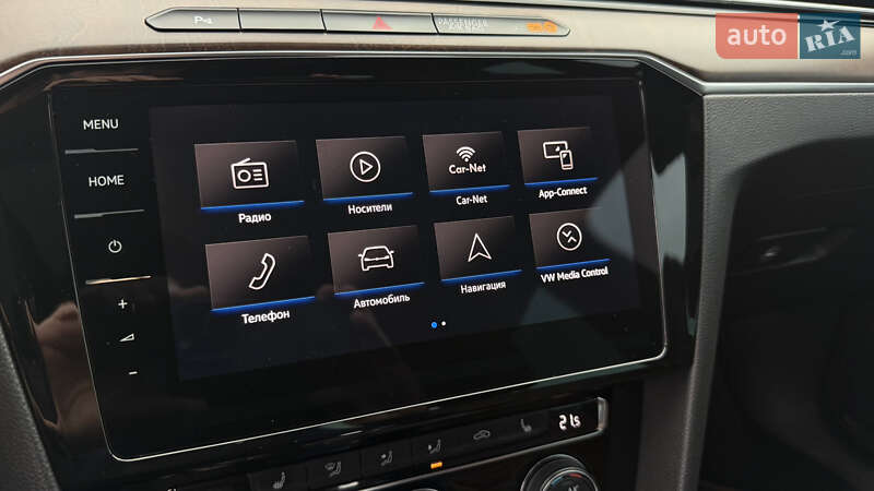 Седан Volkswagen Passat 2017 в Києві