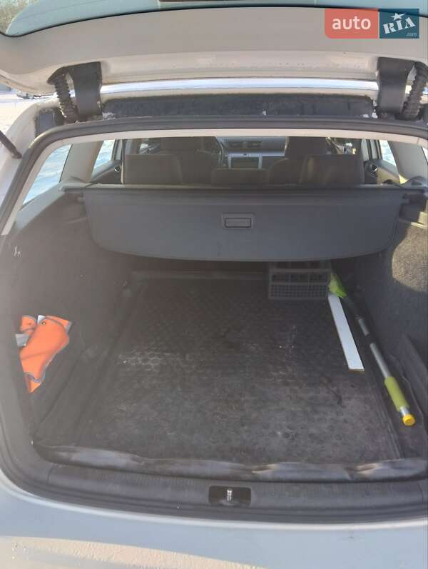 Універсал Volkswagen Passat 2010 в Чернігові