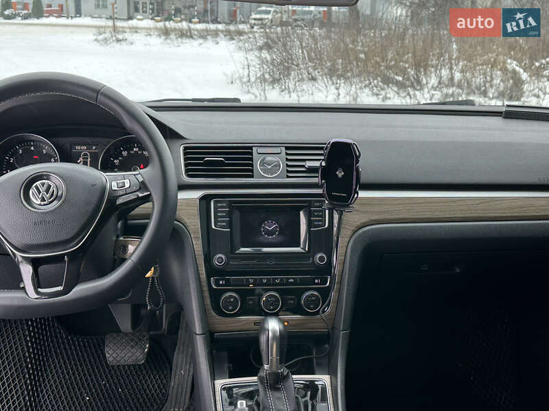 Седан Volkswagen Passat 2015 в Софиевской Борщаговке фото 16 Седан Volkswagen Passat 2015 в Софиевской Борщаговке