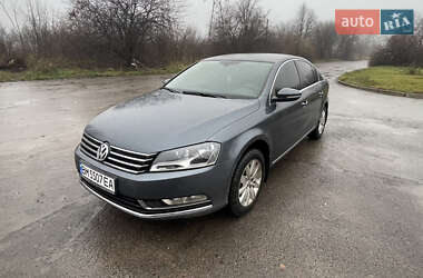 Седан Volkswagen Passat 2012 в Сумах