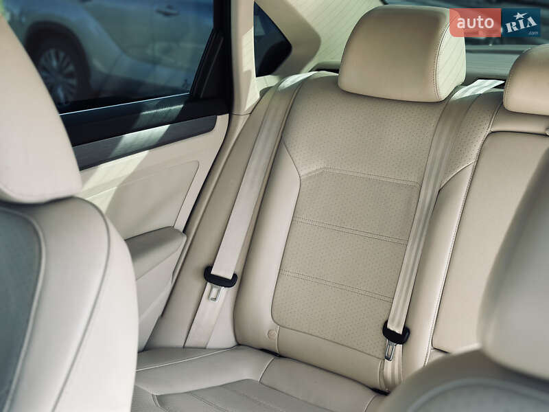 Седан Volkswagen Passat 2014 в Кременчуге