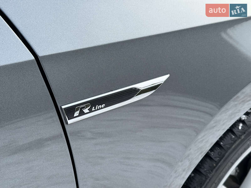 Седан Volkswagen Passat 2017 в Луцке