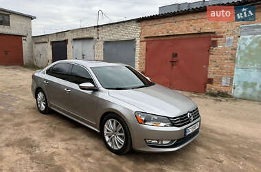Седан Volkswagen Passat 2011 в Луцьку