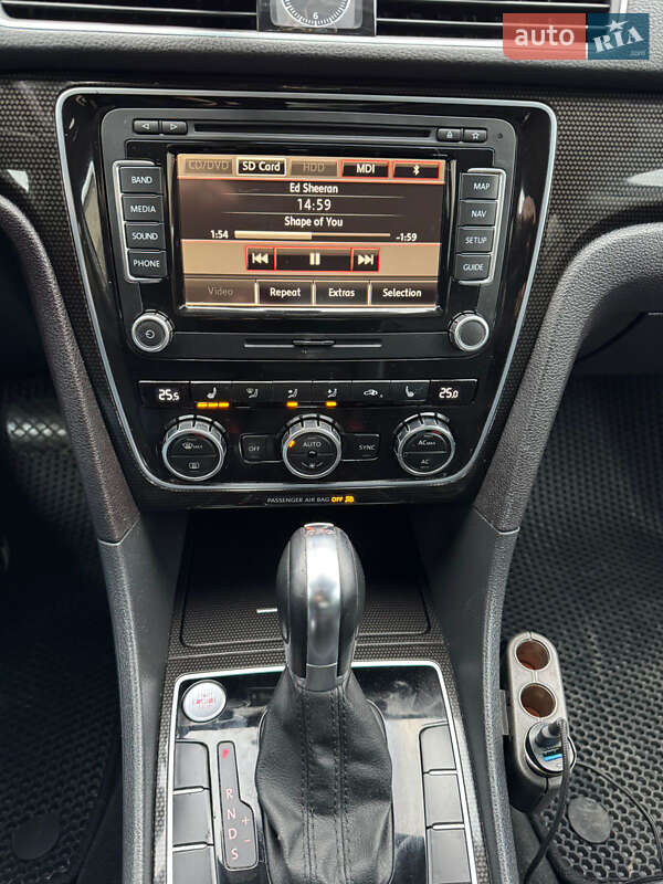 Седан Volkswagen Passat 2011 в Луцьку