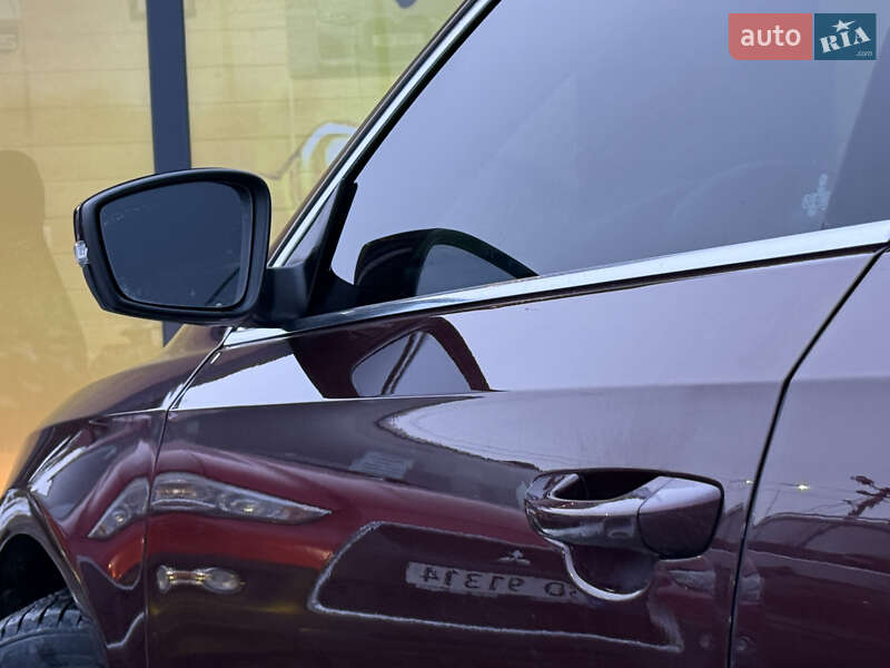 Седан Volkswagen Passat 2014 в Стрые