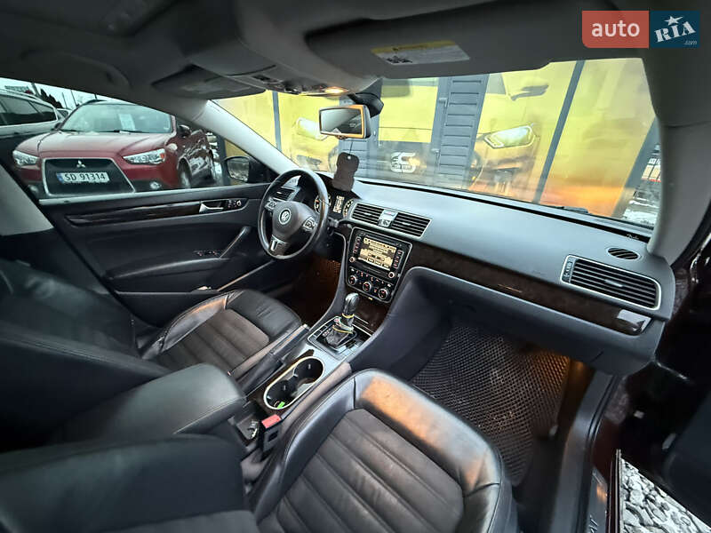 Седан Volkswagen Passat 2014 в Стрые