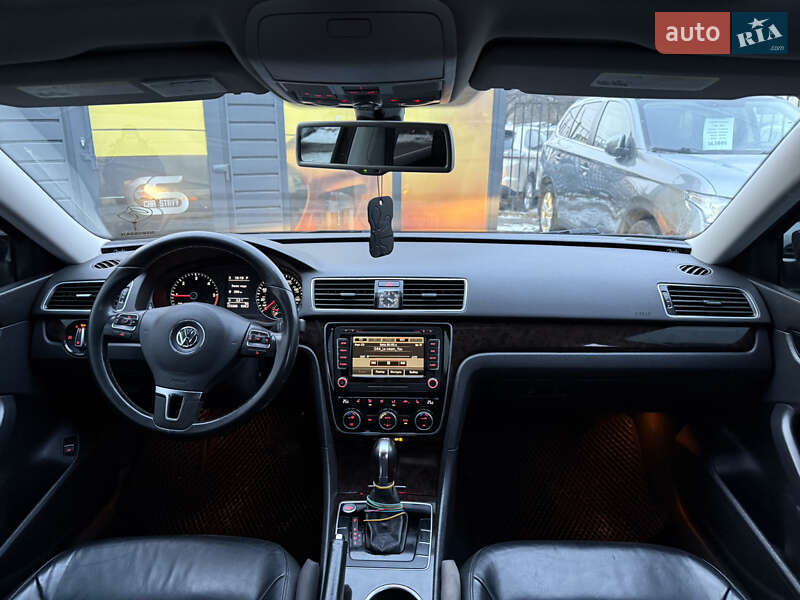 Седан Volkswagen Passat 2014 в Стрые