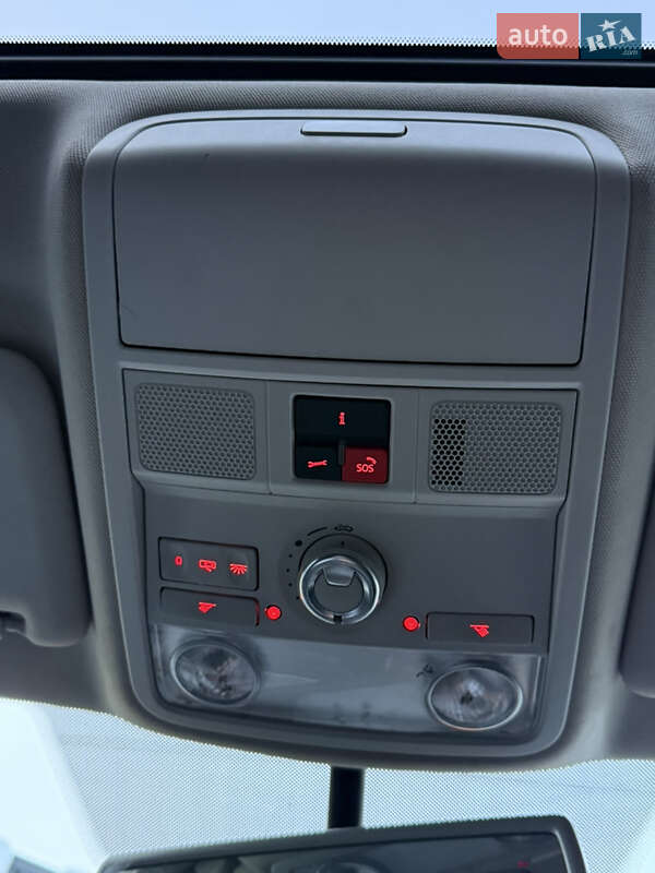 Седан Volkswagen Passat 2014 в Стрые