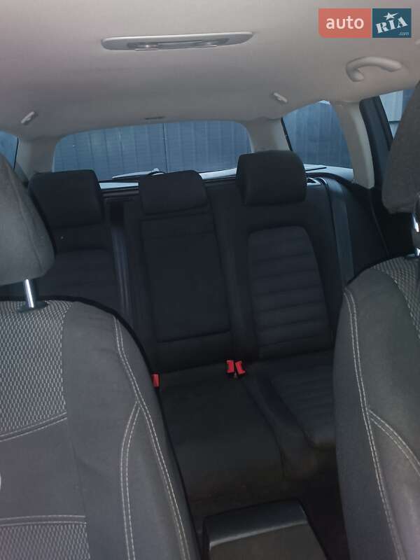 Универсал Volkswagen Passat 2010 в Житомире