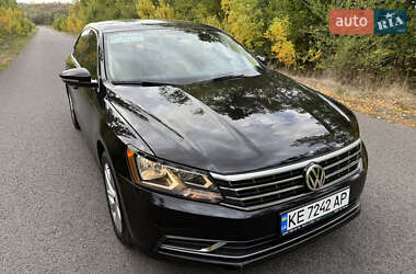 Седан Volkswagen Passat 2017 в Новомосковську