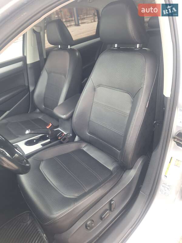 Седан Volkswagen Passat 2013 в Києві фото 27 Седан Volkswagen Passat 2013 в Києві