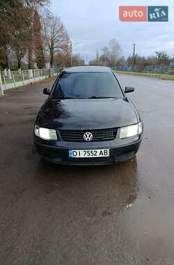 Седан Volkswagen Passat 1997 в Рожище