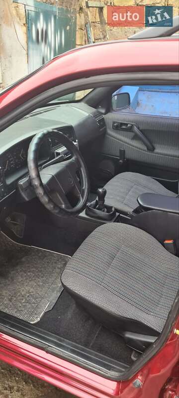 Универсал Volkswagen Passat 1992 в Одессе