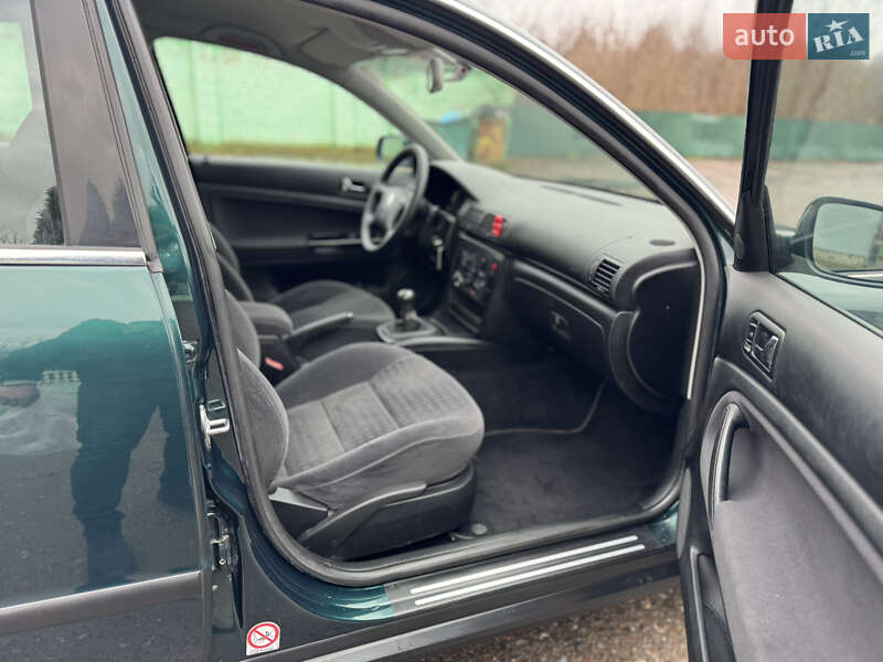 Седан Volkswagen Passat 2001 в Дубно