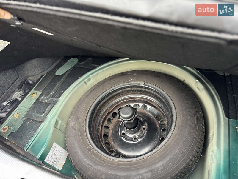 Седан Volkswagen Passat 2001 в Дубно