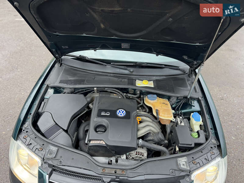 Седан Volkswagen Passat 2001 в Дубно