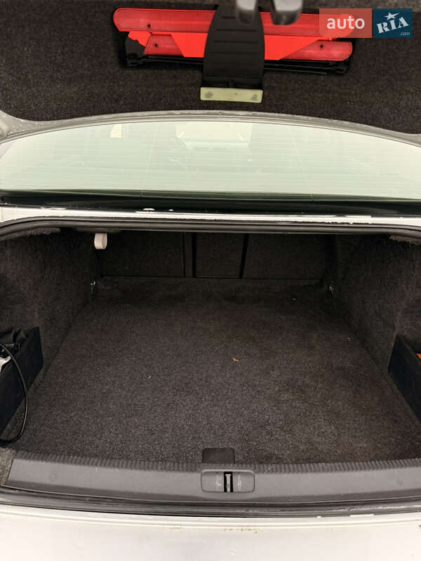 Седан Volkswagen Passat 2005 в Черновцах