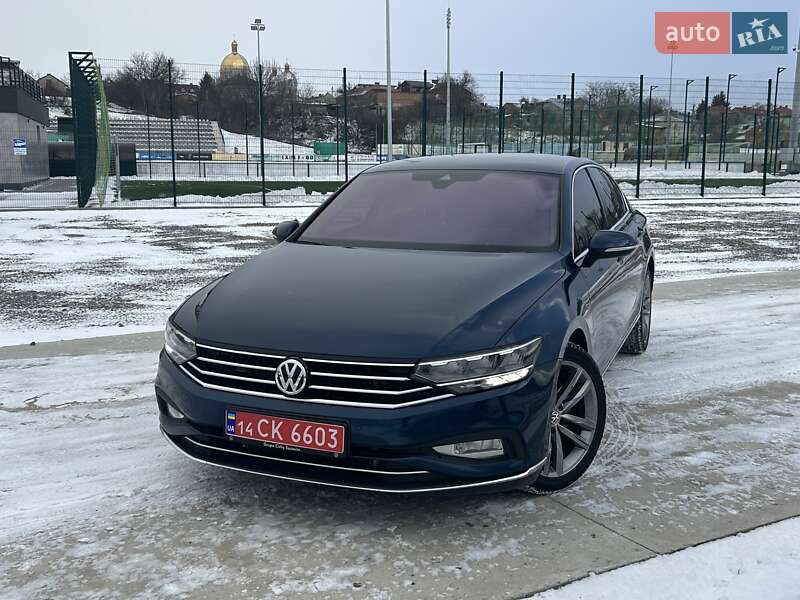 Седан Volkswagen Passat 2020 в Львові