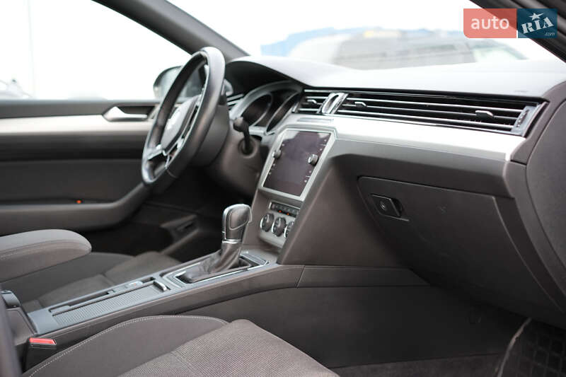 Универсал Volkswagen Passat 2019 в Николаеве фото 16 Универсал Volkswagen Passat 2019 в Николаеве