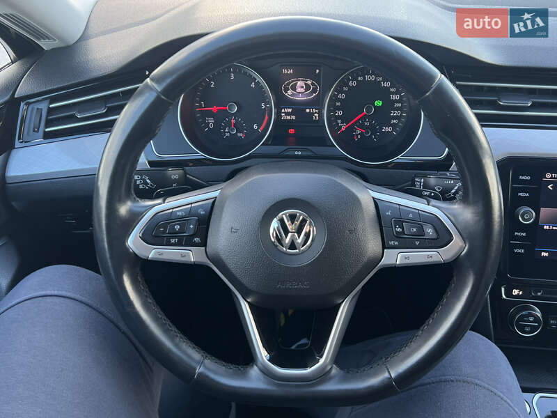 Універсал Volkswagen Passat 2019 в Лопатині