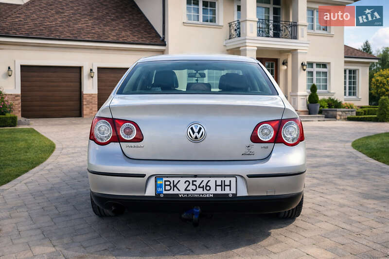 Седан Volkswagen Passat 2005 в Костополе