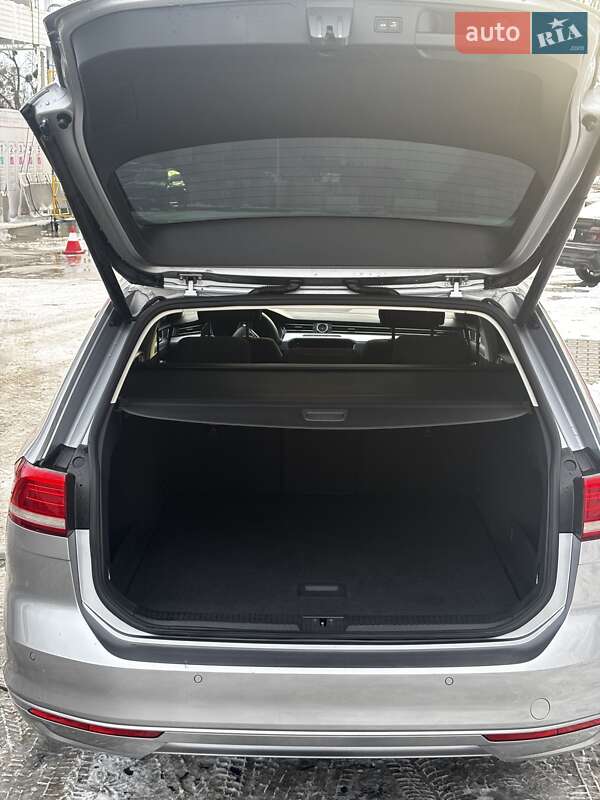 Универсал Volkswagen Passat 2017 в Виннице