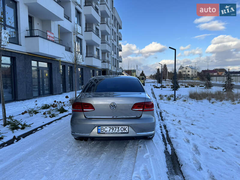 Седан Volkswagen Passat 2012 в Львове