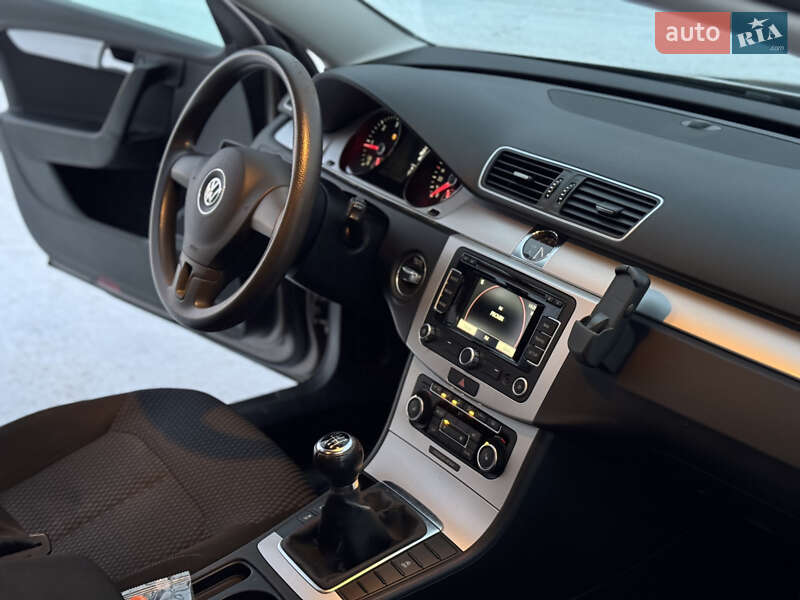 Універсал Volkswagen Passat 2011 в Луцьку фото 17 Універсал Volkswagen Passat 2011 в Луцьку