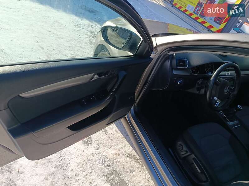 Универсал Volkswagen Passat 2012 в Полонном фото 8 Универсал Volkswagen Passat 2012 в Полонном