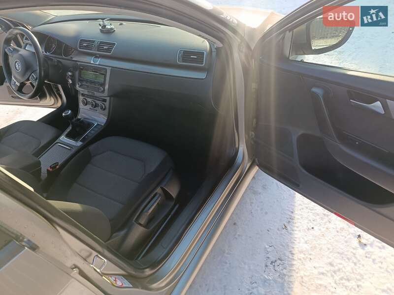Универсал Volkswagen Passat 2012 в Полонном фото 12 Универсал Volkswagen Passat 2012 в Полонном