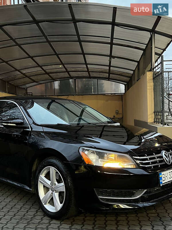 Седан Volkswagen Passat 2011 в Одессе