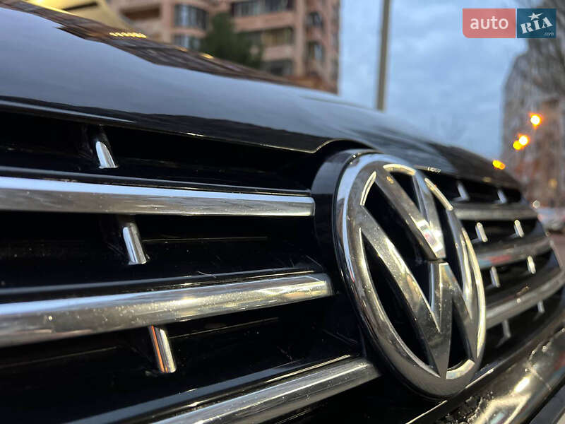 Седан Volkswagen Passat 2011 в Одессе