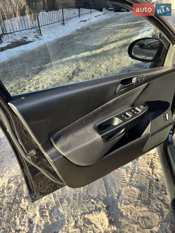 Седан Volkswagen Passat 2009 в Тернополе