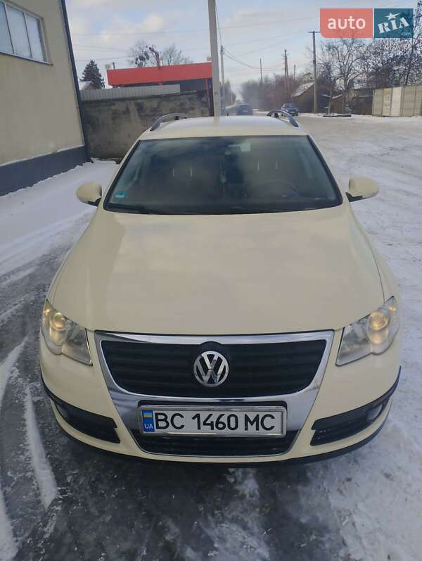 Універсал Volkswagen Passat 2010 в Львові