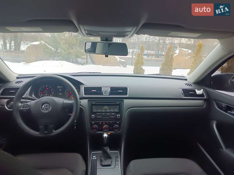 Седан Volkswagen Passat 2011 в Львові