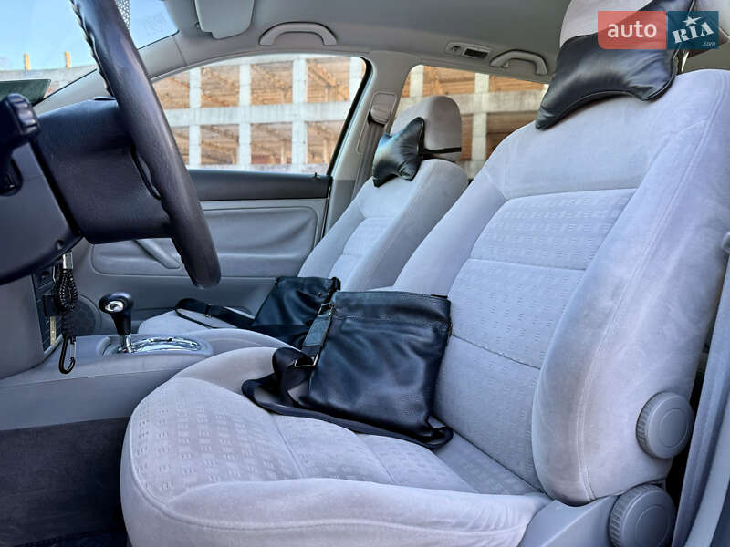 Універсал Volkswagen Passat 2003 в Тернополі