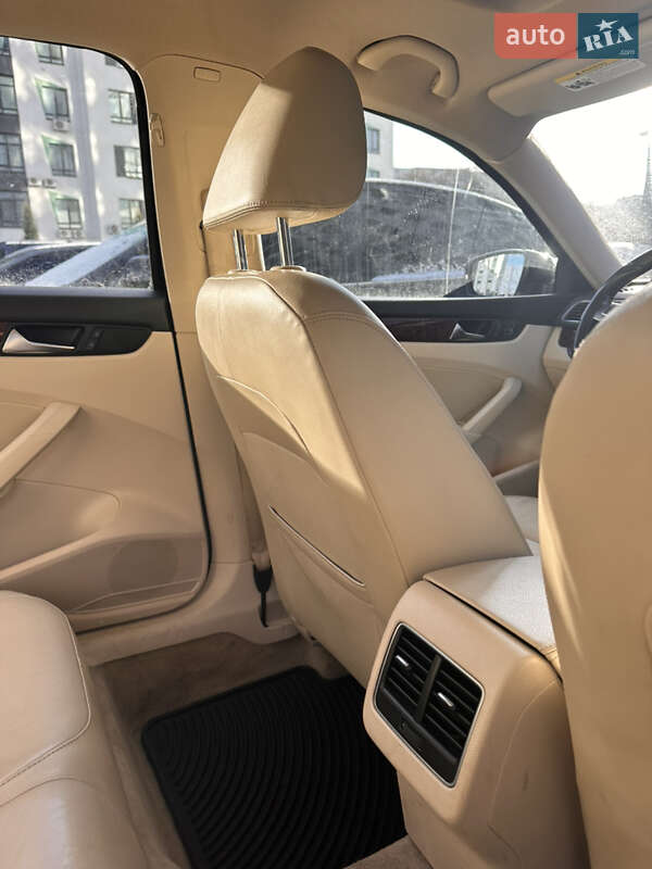 Седан Volkswagen Passat 2013 в Борисполе