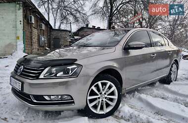 Седан Volkswagen Passat 2012 в Днепре
