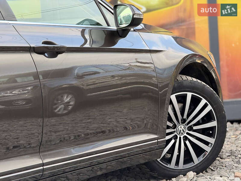Универсал Volkswagen Passat 2015 в Стрые фото 28 Универсал Volkswagen Passat 2015 в Стрые