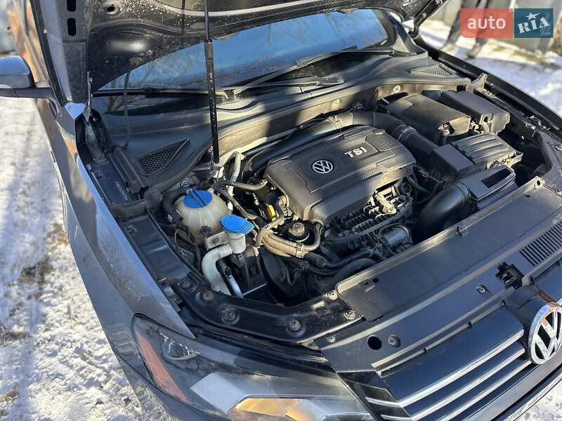 Седан Volkswagen Passat 2014 в Ромнах