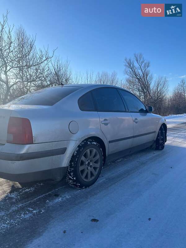 Седан Volkswagen Passat 1997 в Барановке
