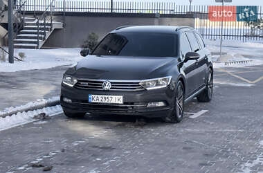 Универсал Volkswagen Passat 2017 в Киеве