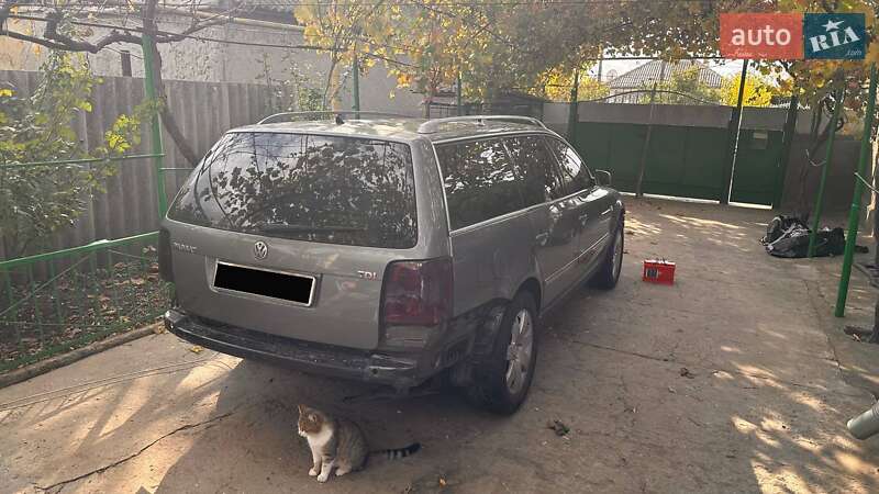 Универсал Volkswagen Passat 2003 в Болграде